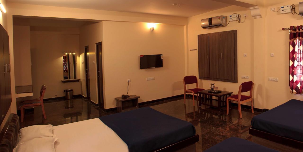 Hotel Sri Hayagriva Tiruchirappalli الغرفة الصورة